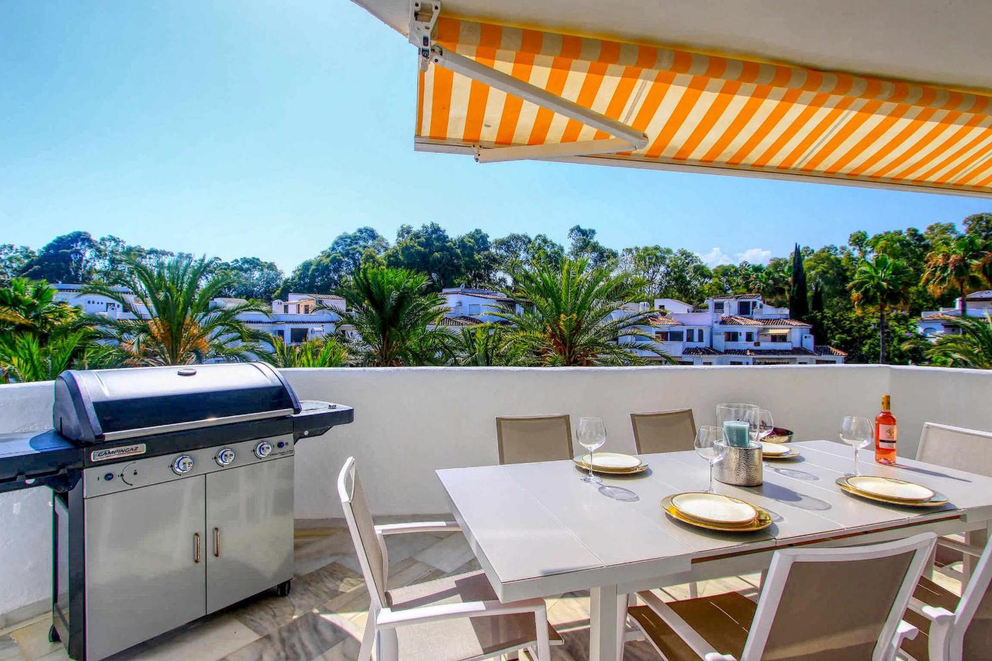 1080 Beachfront Penthouse 3 Floors Jacuzzi 2 Pools Wifi Roof Terrace Marbella Exterior photo