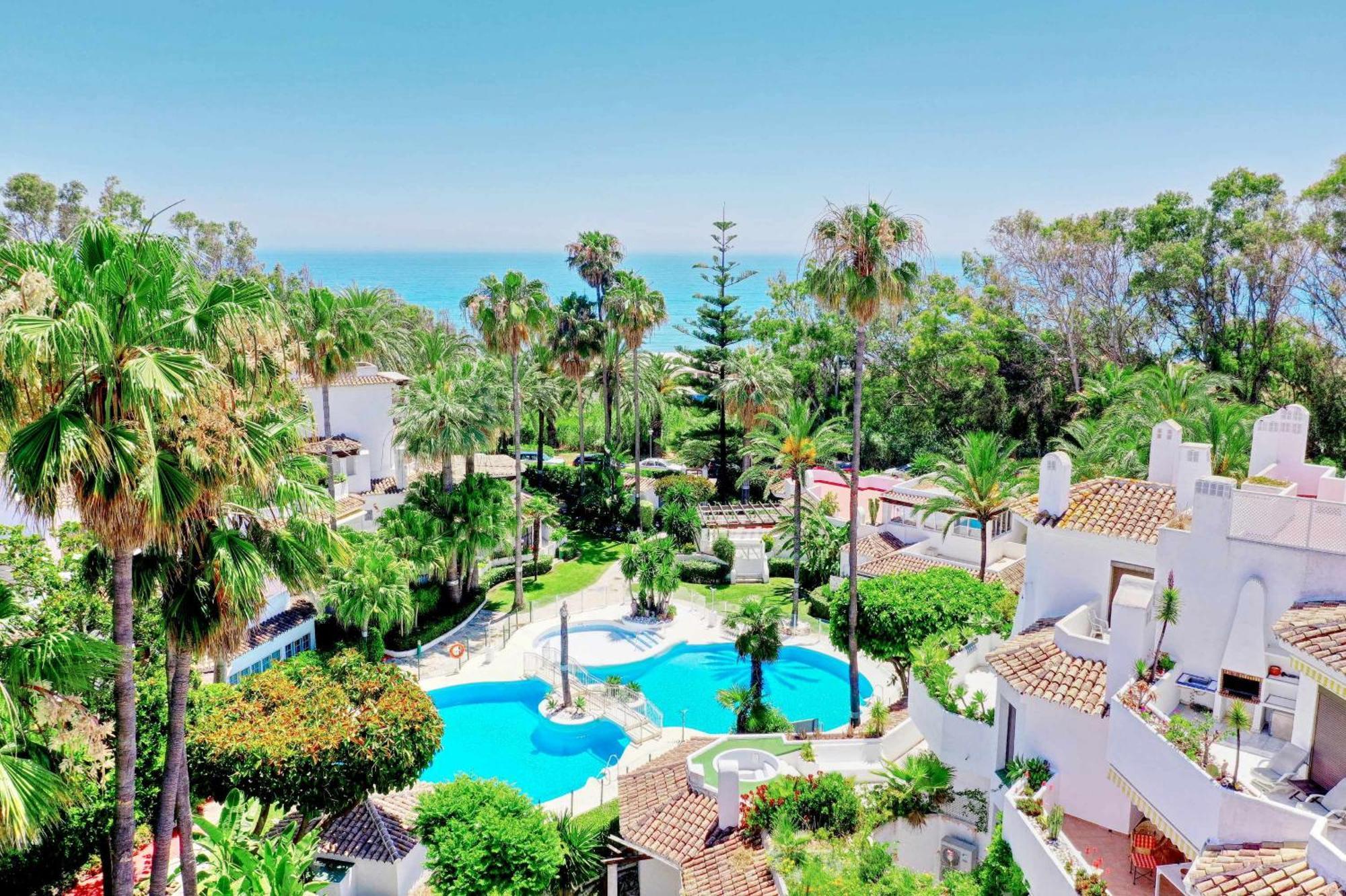 1080 Beachfront Penthouse 3 Floors Jacuzzi 2 Pools Wifi Roof Terrace Marbella Exterior photo