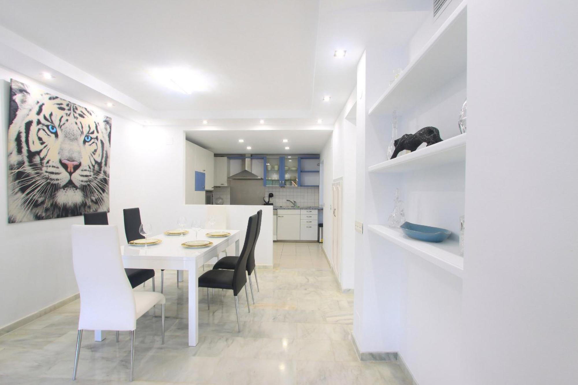 1080 Beachfront Penthouse 3 Floors Jacuzzi 2 Pools Wifi Roof Terrace Marbella Exterior photo