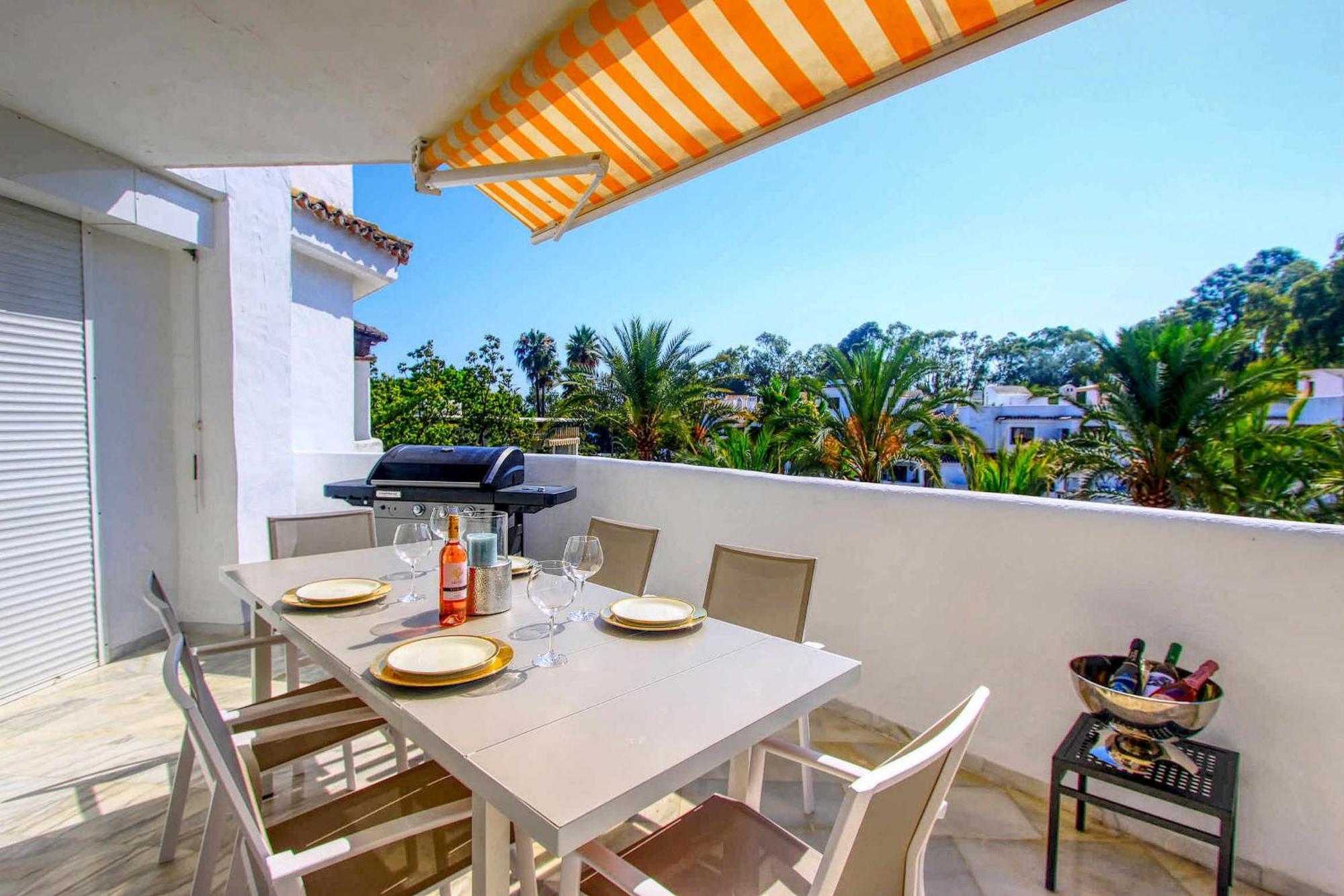 1080 Beachfront Penthouse 3 Floors Jacuzzi 2 Pools Wifi Roof Terrace Marbella Exterior photo