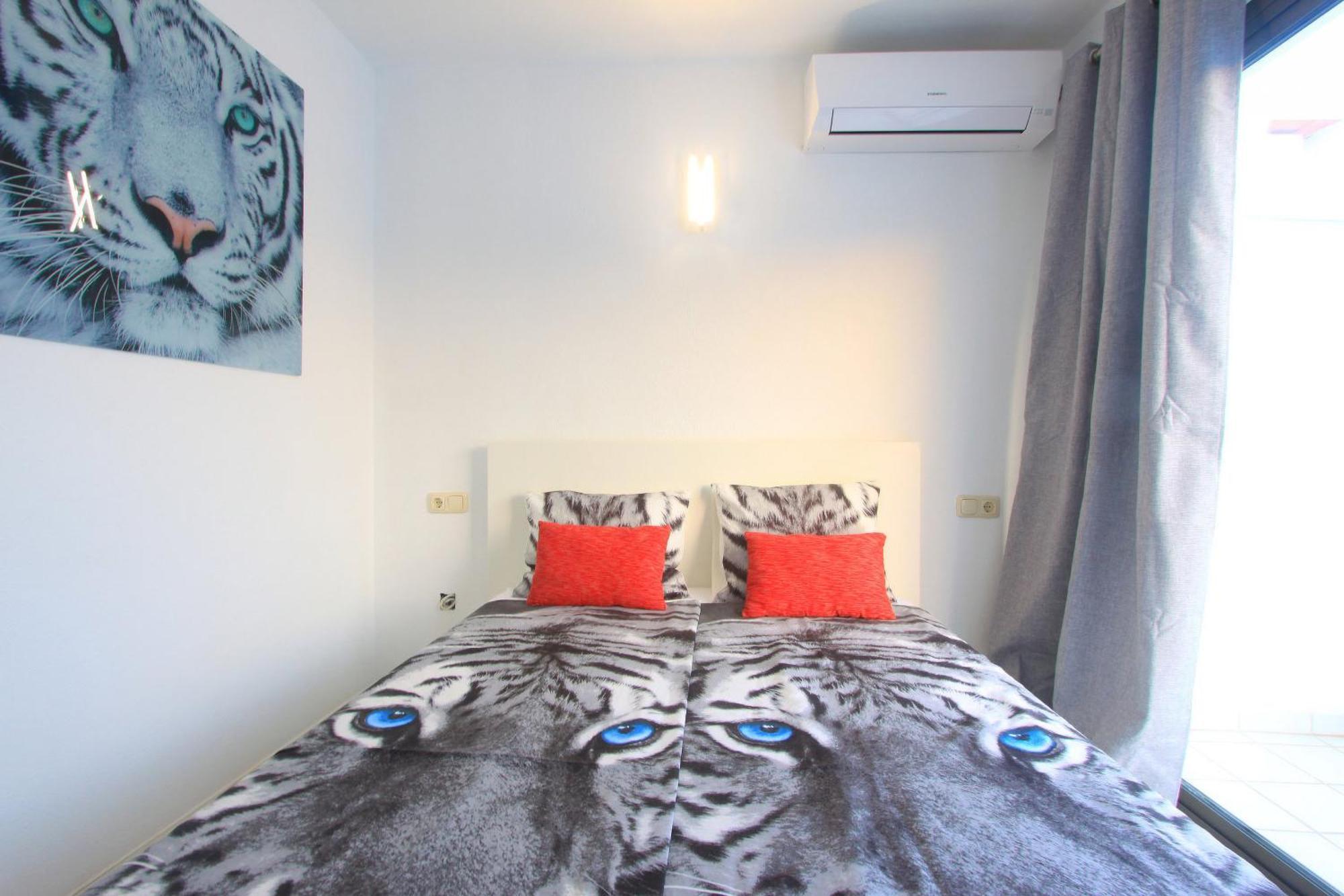 1080 Beachfront Penthouse 3 Floors Jacuzzi 2 Pools Wifi Roof Terrace Marbella Exterior photo