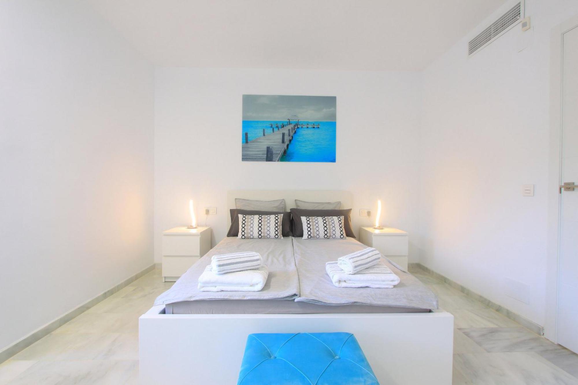 1080 Beachfront Penthouse 3 Floors Jacuzzi 2 Pools Wifi Roof Terrace Marbella Exterior photo