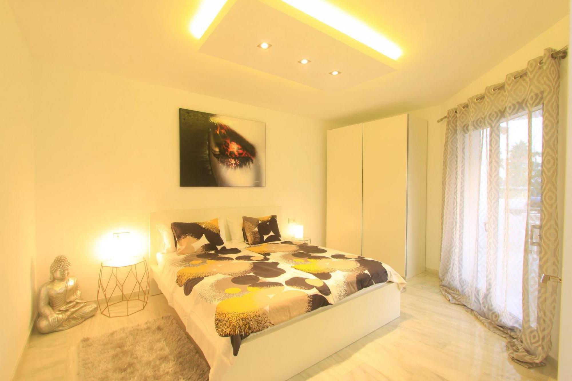 1080 Beachfront Penthouse 3 Floors Jacuzzi 2 Pools Wifi Roof Terrace Marbella Exterior photo
